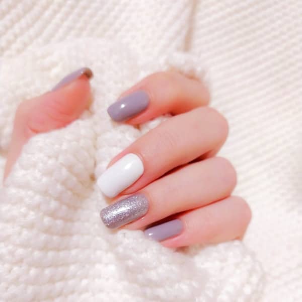 Uñas antes del servicio en el estudio