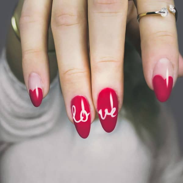 Uñas con encapsulado y detalles
